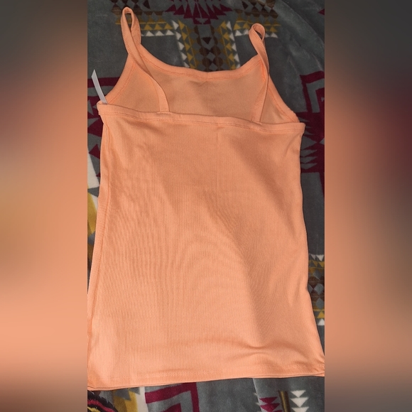 Set of Womens Tank Top's - Picture 6 of 10